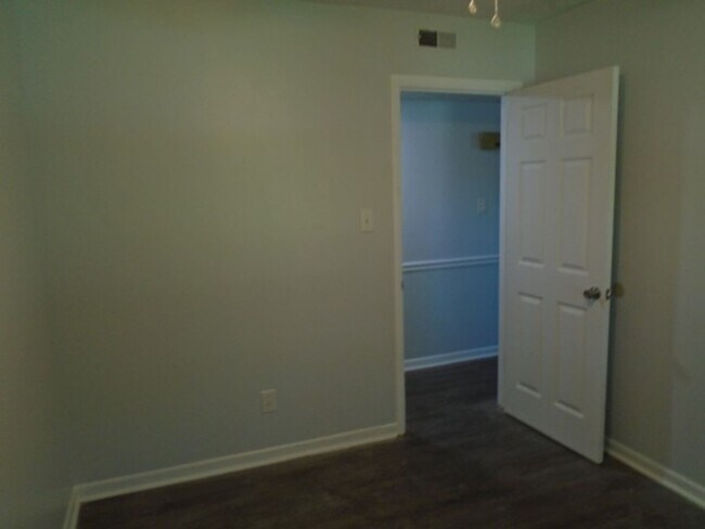Building Photo - Village Green subdivision