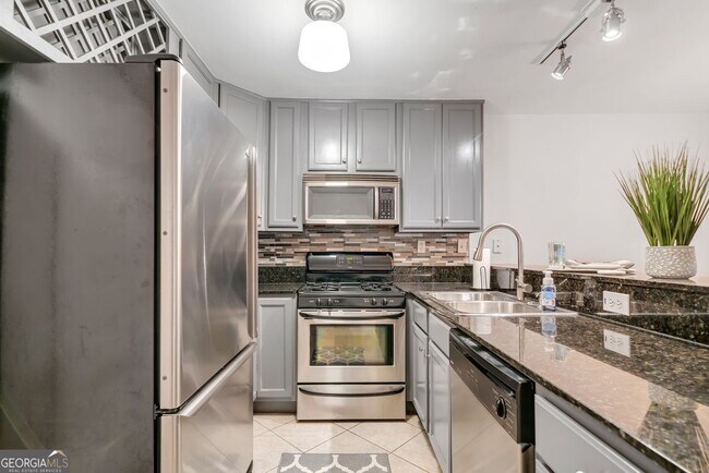 Building Photo - 1445 Monroe Dr NE