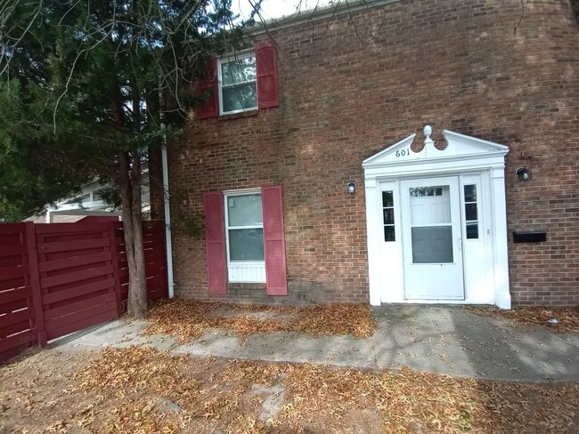 Building Photo - Three bedroom two and one half bath end unit townhome