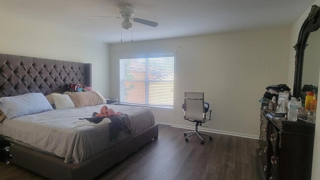 Building Photo - 4349 Lake Tahoe Cir