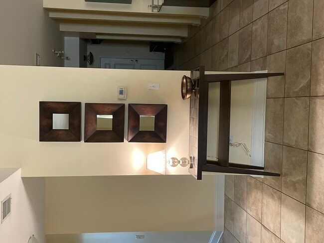 Building Photo - 2801 W Ardmore Ave