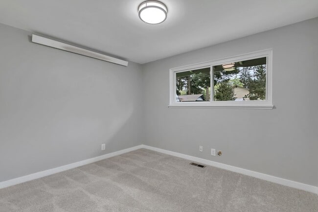 Building Photo - 5182