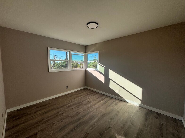 Building Photo - 15360 Washington