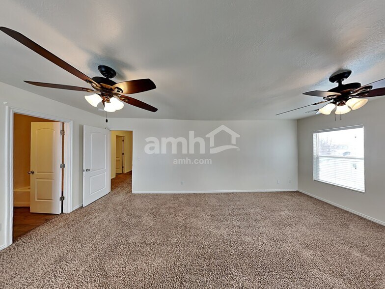 Building Photo - 1220 Lewis Peak Dr