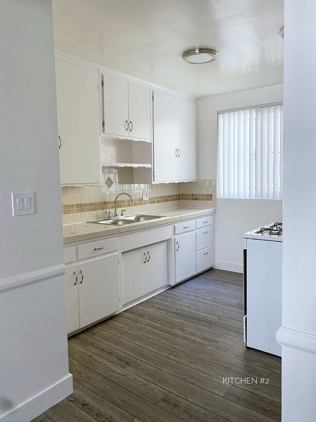 Interior Photo - 2110 W El Segundo Blvd.