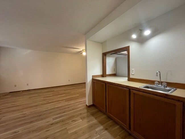 Building Photo - 2Bd/2Ba Unit Located in a Lovely Private Neighborhood in Happy Valley ~ Detached Garage, Washer &...