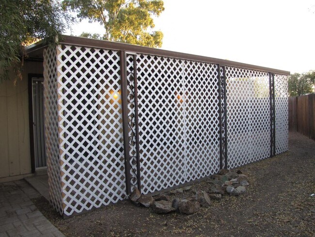 Building Photo - 3320 S Placita Saltillo