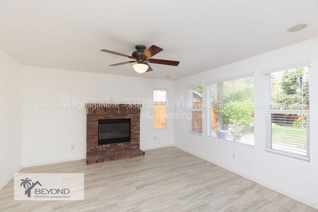 Building Photo - 120 Canyon Creek Way