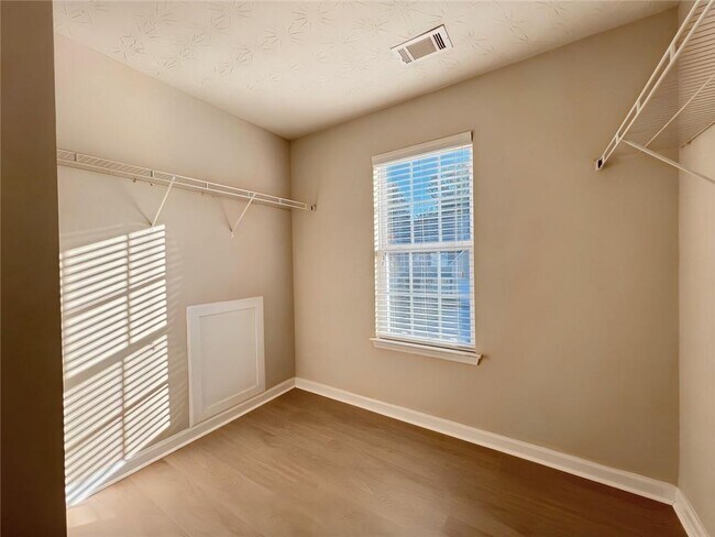 Building Photo - 2751 Spence Ct NE