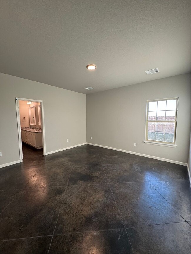 Building Photo - Brand New Construction 3/2/2 Located in Be...