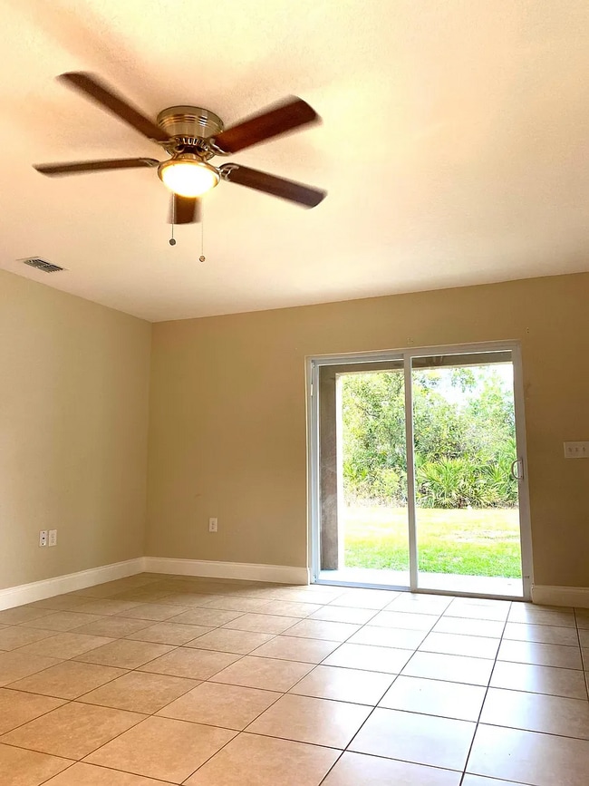 Building Photo - 482 Martigues Dr