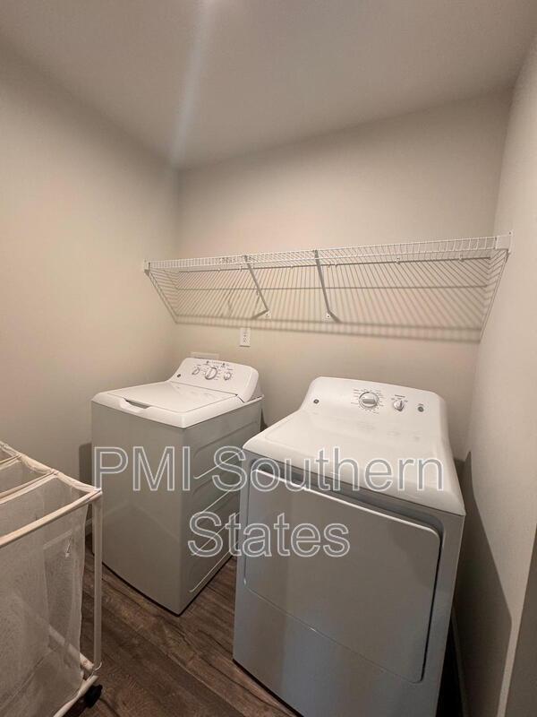 Building Photo - 358 Hobson Wy
