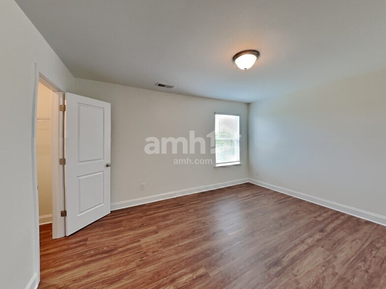 Building Photo - 151 Hazel Pk Dr