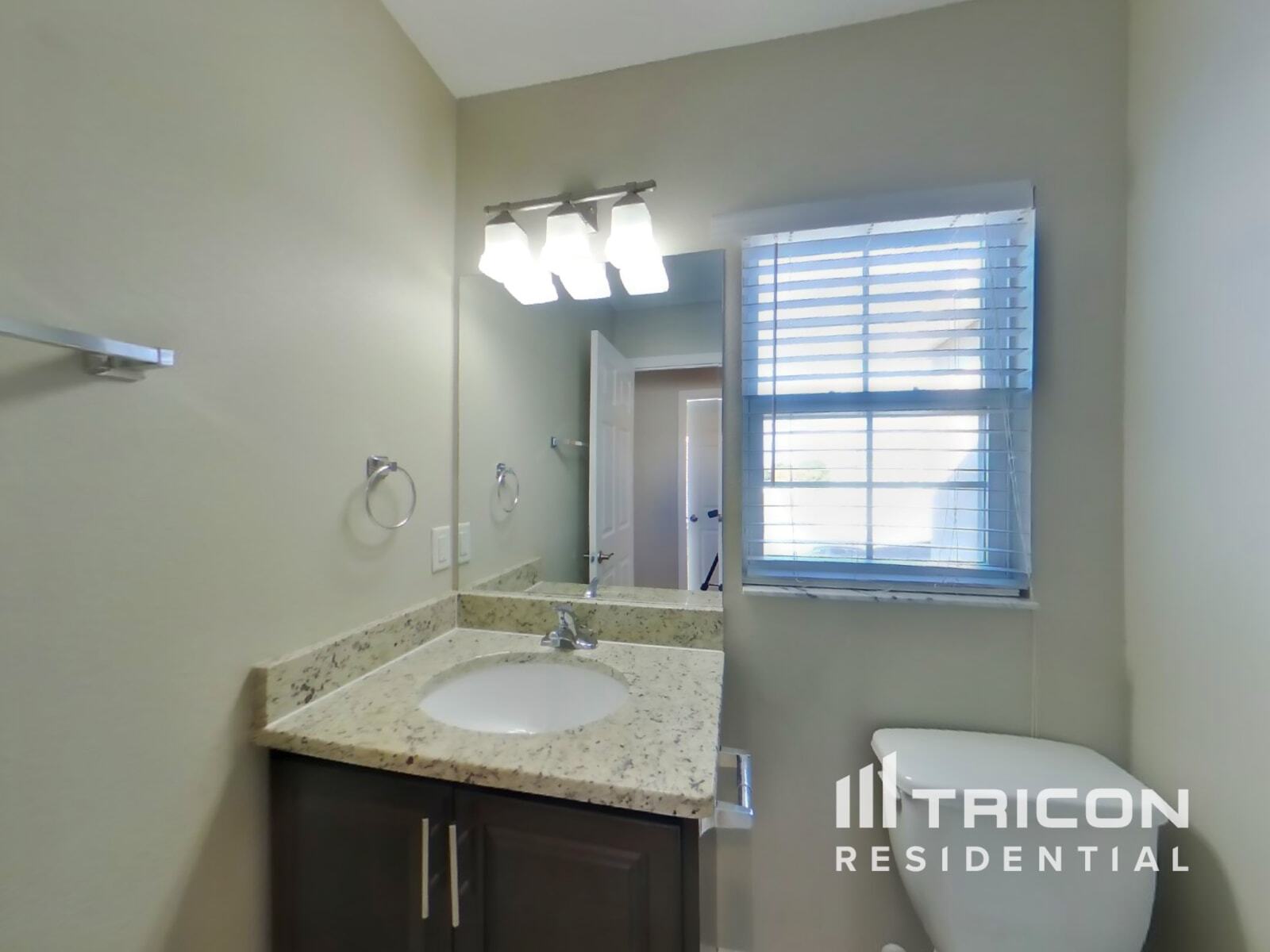 Building Photo - 2304 Whitley Ln