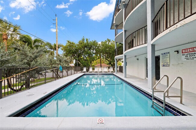 Building Photo - 3909 N Ocean Blvd