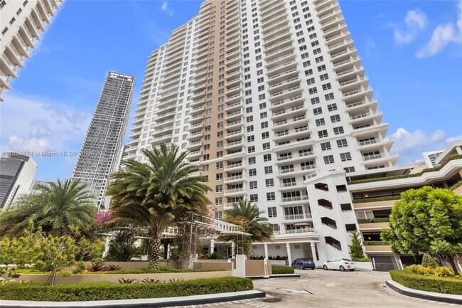 Building Photo - 801 Brickell Key Blvd