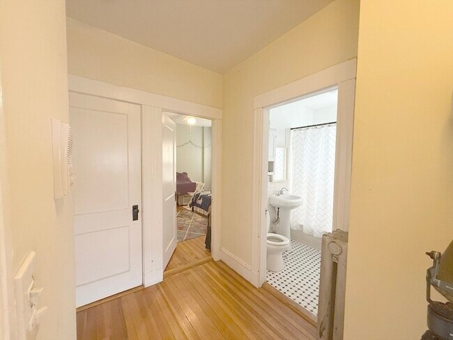 Building Photo - 34 Belknap St