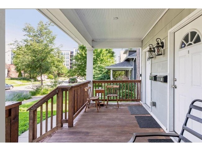 Building Photo - 3023 Dupont Ave S