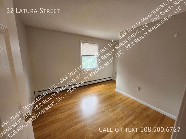 Building Photo - 32 Latura St