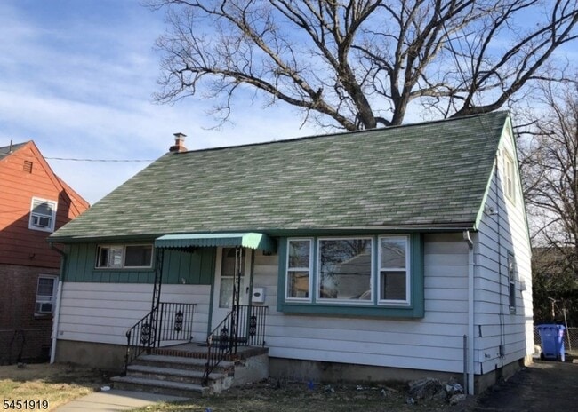 Building Photo - 396 Union Ave