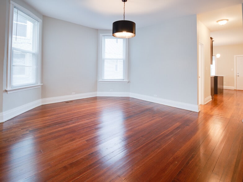 Building Photo - 3138 N Lawndale Ave