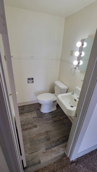 Building Photo - 2031 3rd St