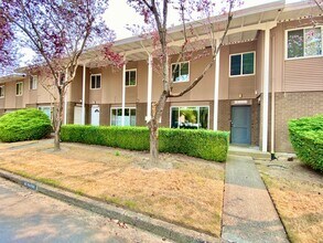 Building Photo - 12251 SE 59th St