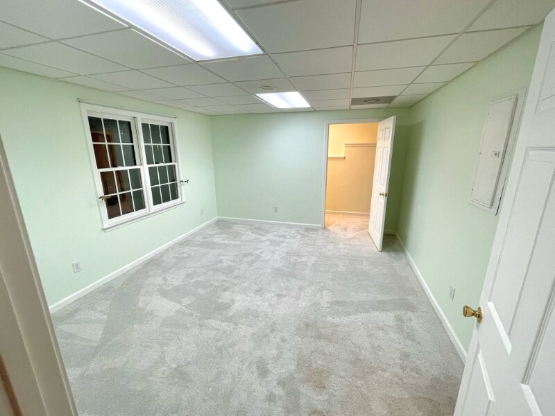 Building Photo - 1839 Danbury Ct