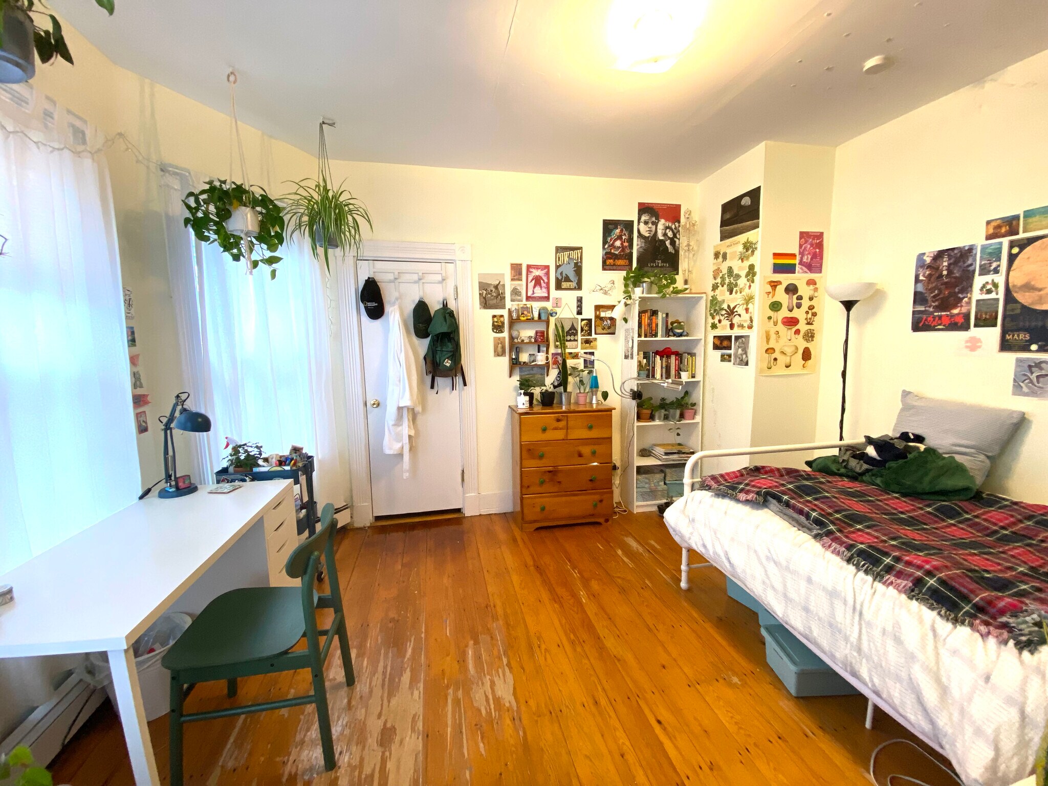 Building Photo - 168 Hillside St