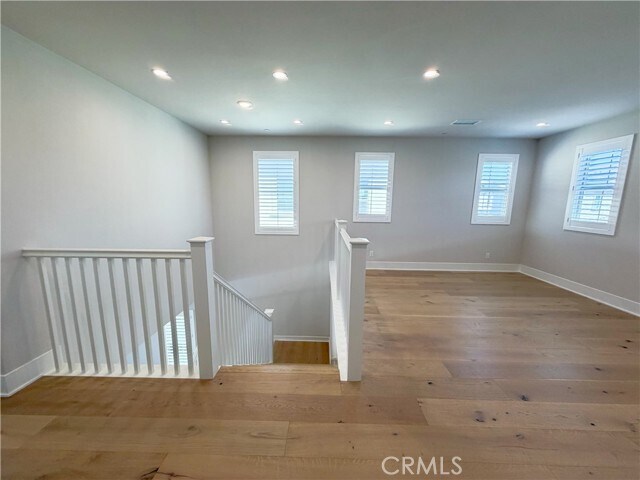 Building Photo - 115 Mossvine