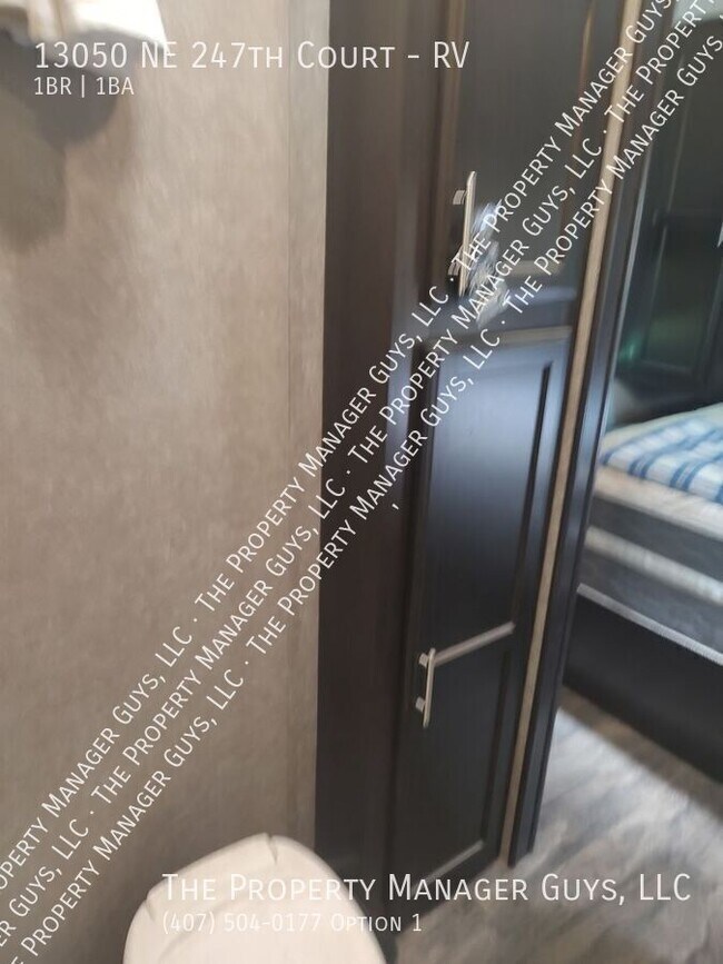 Building Photo - 13050 NE 247th Ct