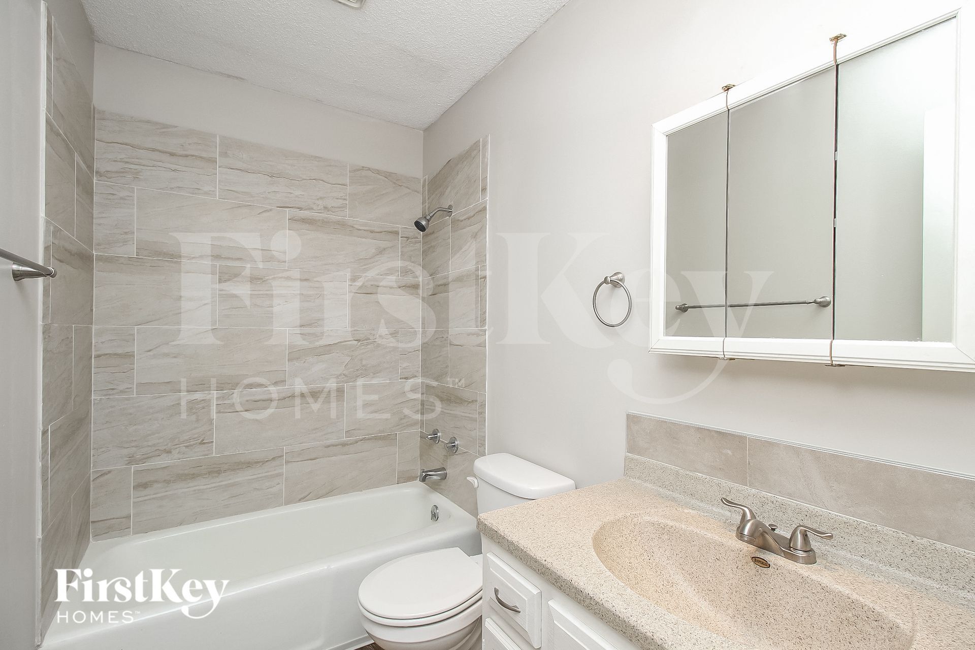 Building Photo - 1715 Regency Dr