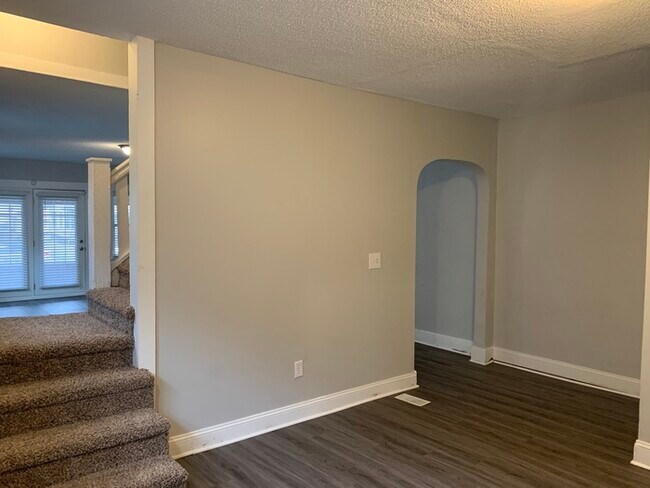 Building Photo - Nice Duplex off 38th & Carrollton