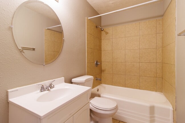 Building Photo - 6213 Commodore Dr