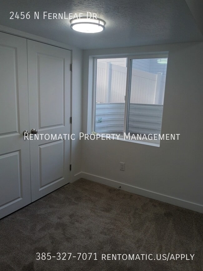 Building Photo - 2456 N Fernleaf Dr