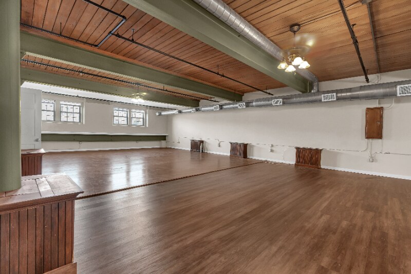 Building Photo - 83 Main St