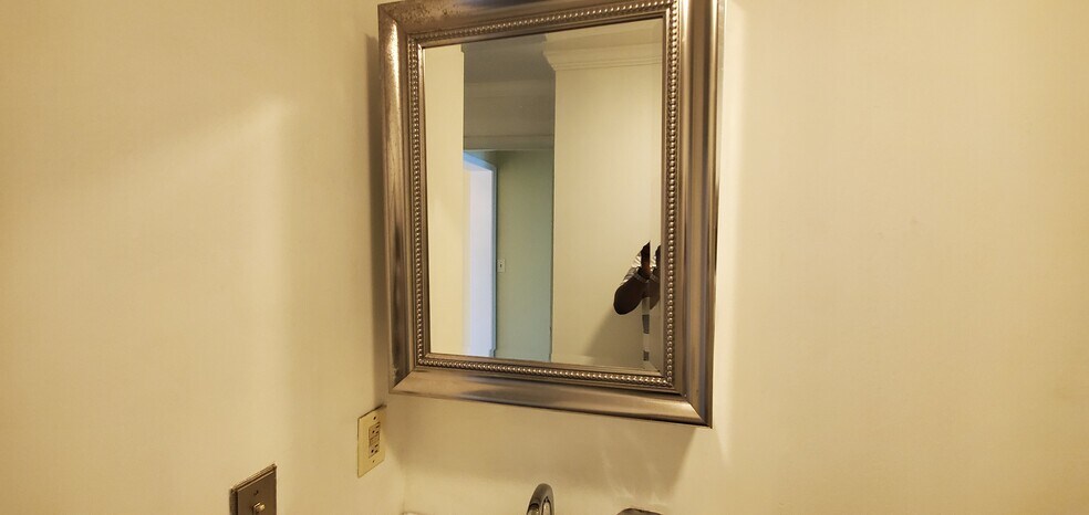 Building Photo - 22 Chamberlain St