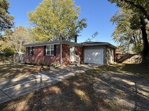 Building Photo - 1120 Sorrells Dr