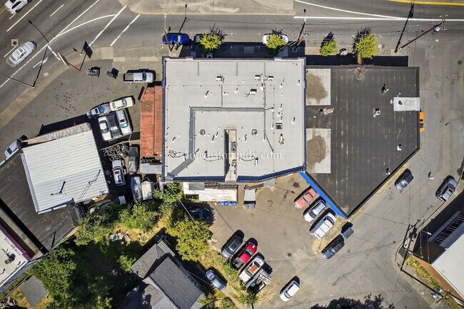 Building Photo - 4938 SE Foster Rd