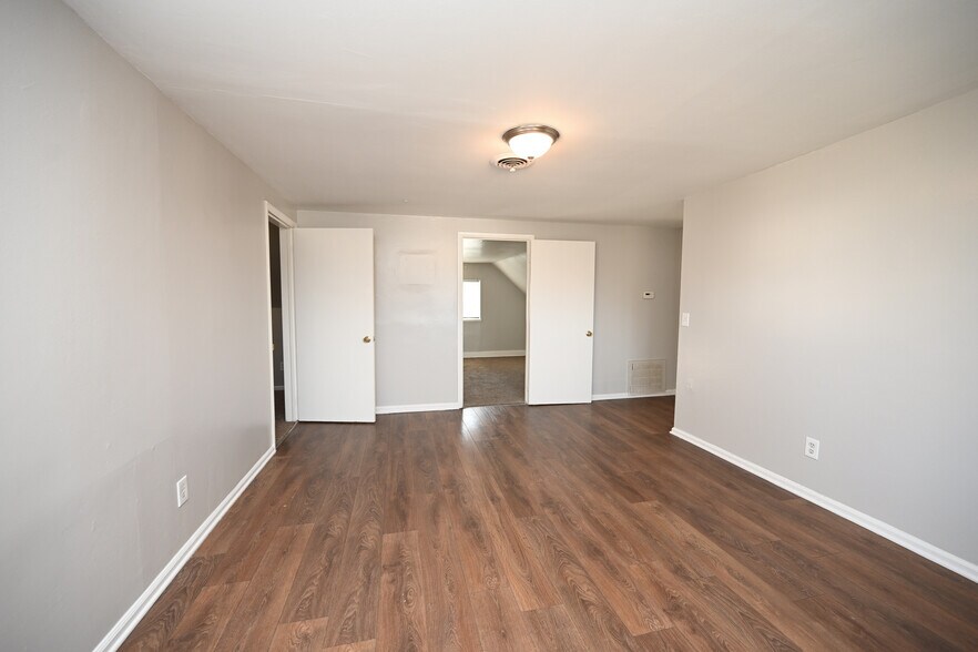 Building Photo - 7813 Elizabeth St