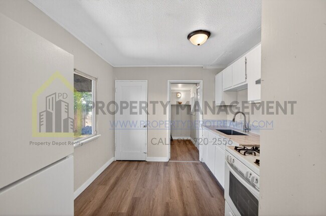 Building Photo - 302 Chennault Ct