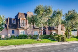 Building Photo - Immaculate 2 bedroom condo with all the ap...