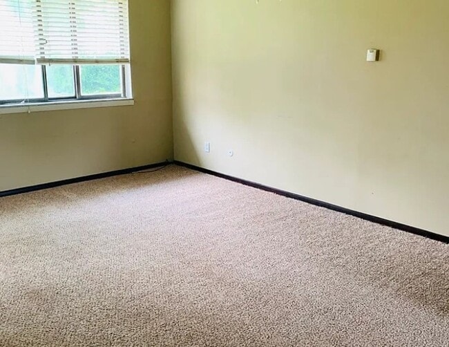 Building Photo - 567 W Taylor St