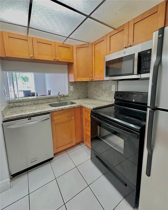 Building Photo - 486 NW 165th St