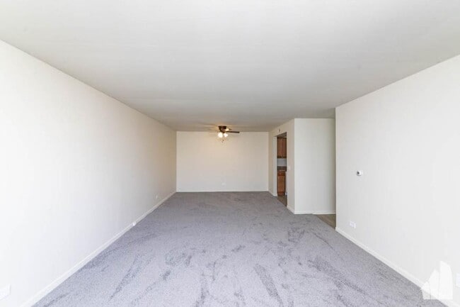 Building Photo - 2 bedroom in Lake Zurich IL 60047