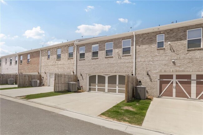 Building Photo - 2956 Chene Pl