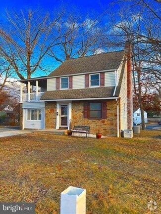 Building Photo - 1226 E Newport Pike