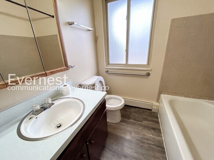 Building Photo - 4311 N Chestnut St