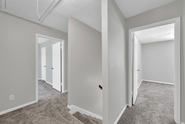 Building Photo - 23814 English Oak Dr