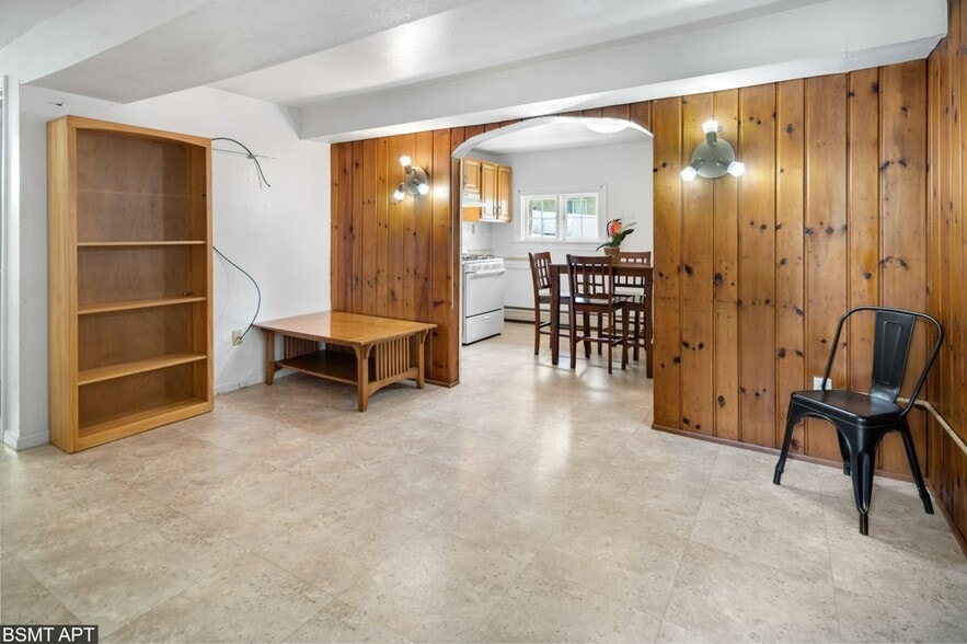 Building Photo - 305 Dryden Rd